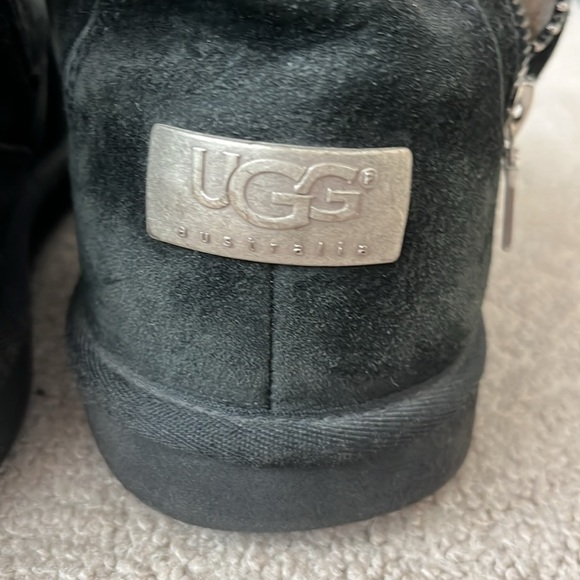 Black UGGS - Picture 2 of 4